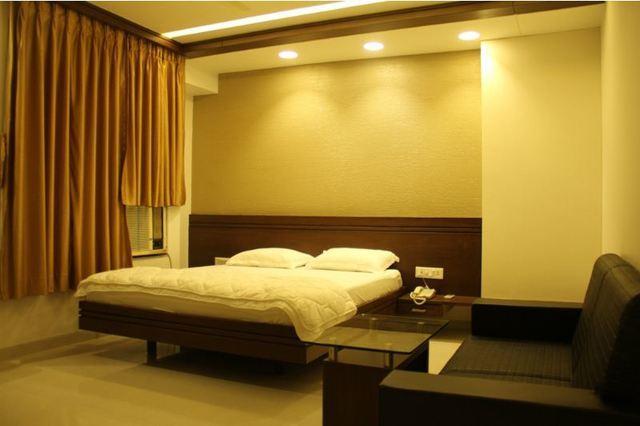 Hotel Marigold Вадодара Екстериор снимка