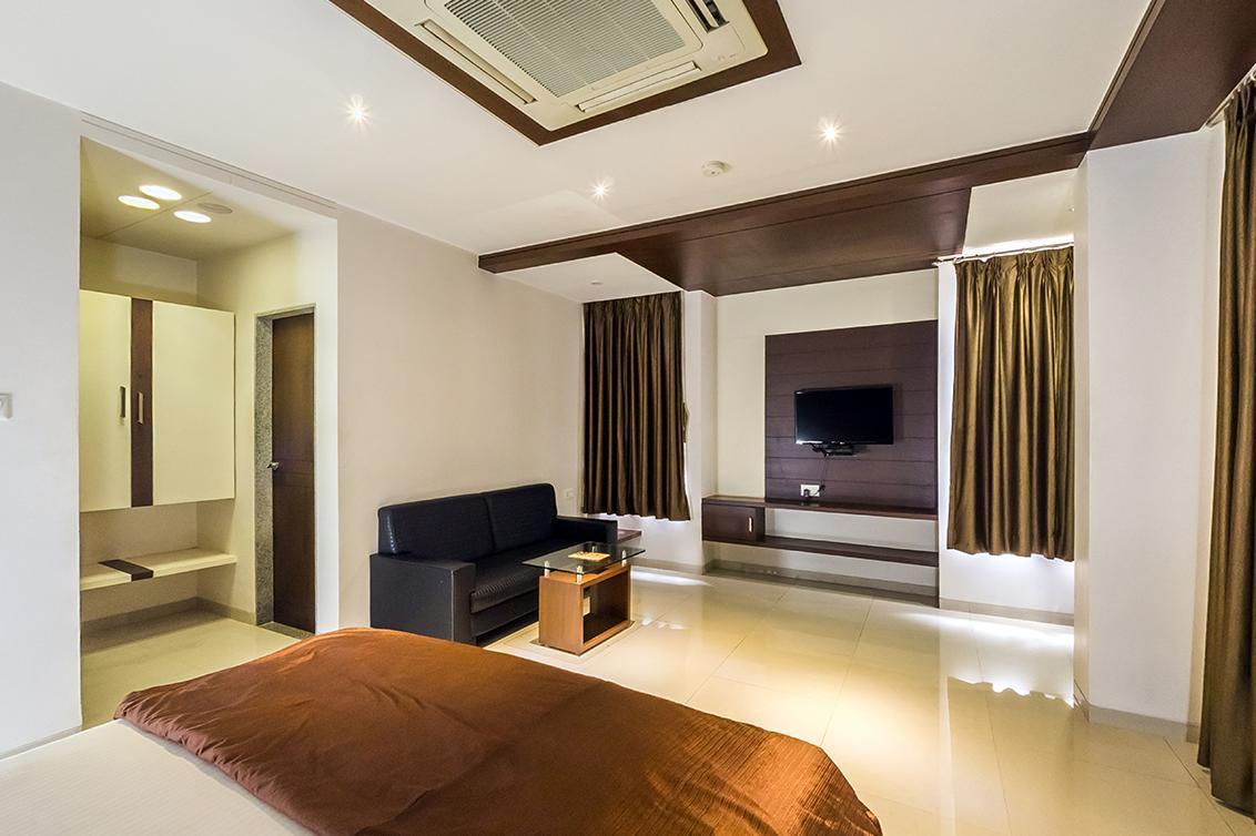 Hotel Marigold Вадодара Екстериор снимка